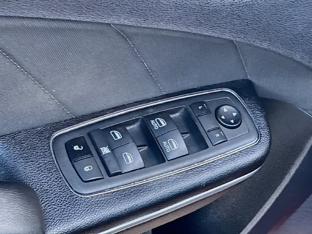 Used 2023 Dodge Charger SXT RWD image 17