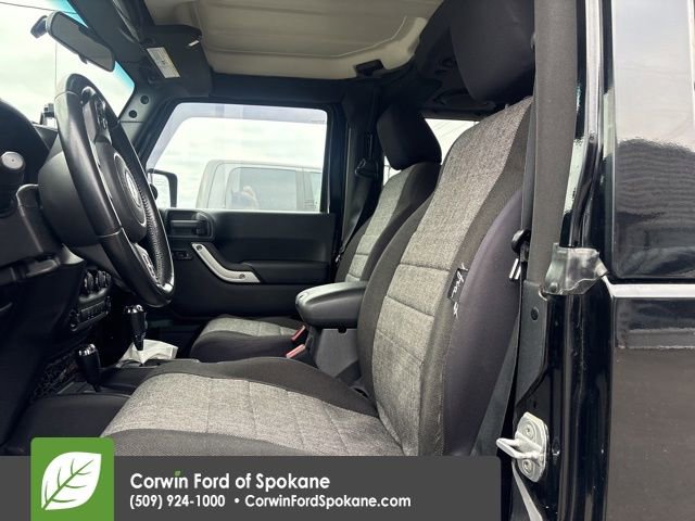 Used 2011 Jeep Wrangler Sahara w/ Connectivity Group image 10