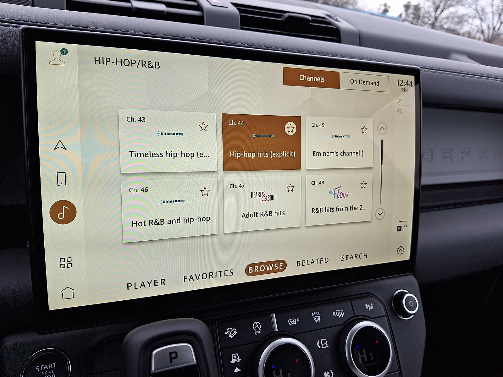 New 2026 Land Rover Defender 110 X-Dynamic SE image 10