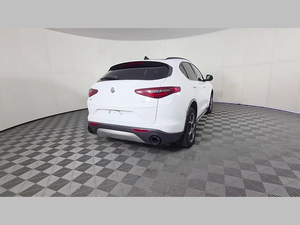 Used 2023 Alfa Romeo Stelvio Ti AWD/4WD image 39