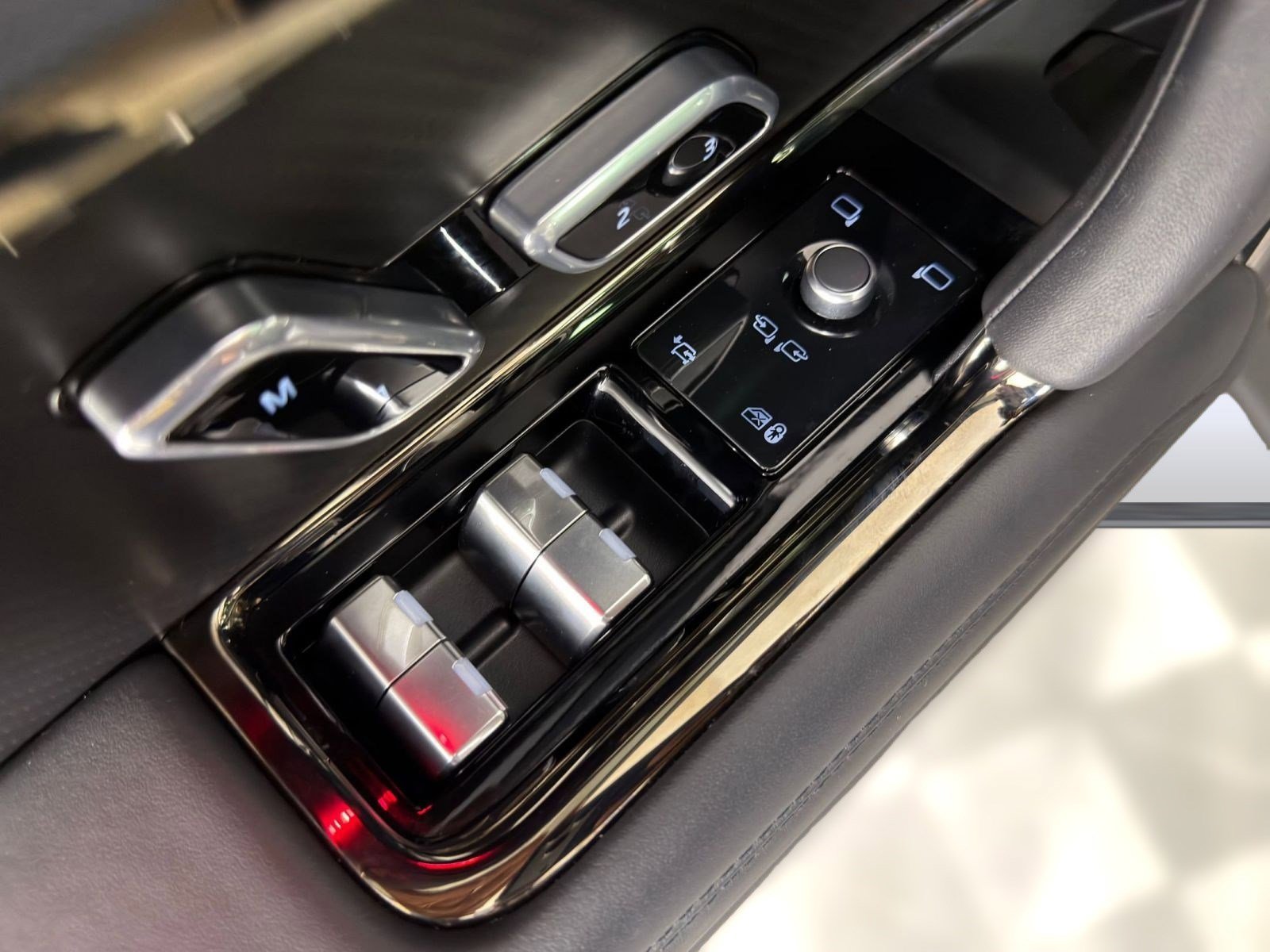 Certified 2024 Land Rover Range Rover Sport image 22