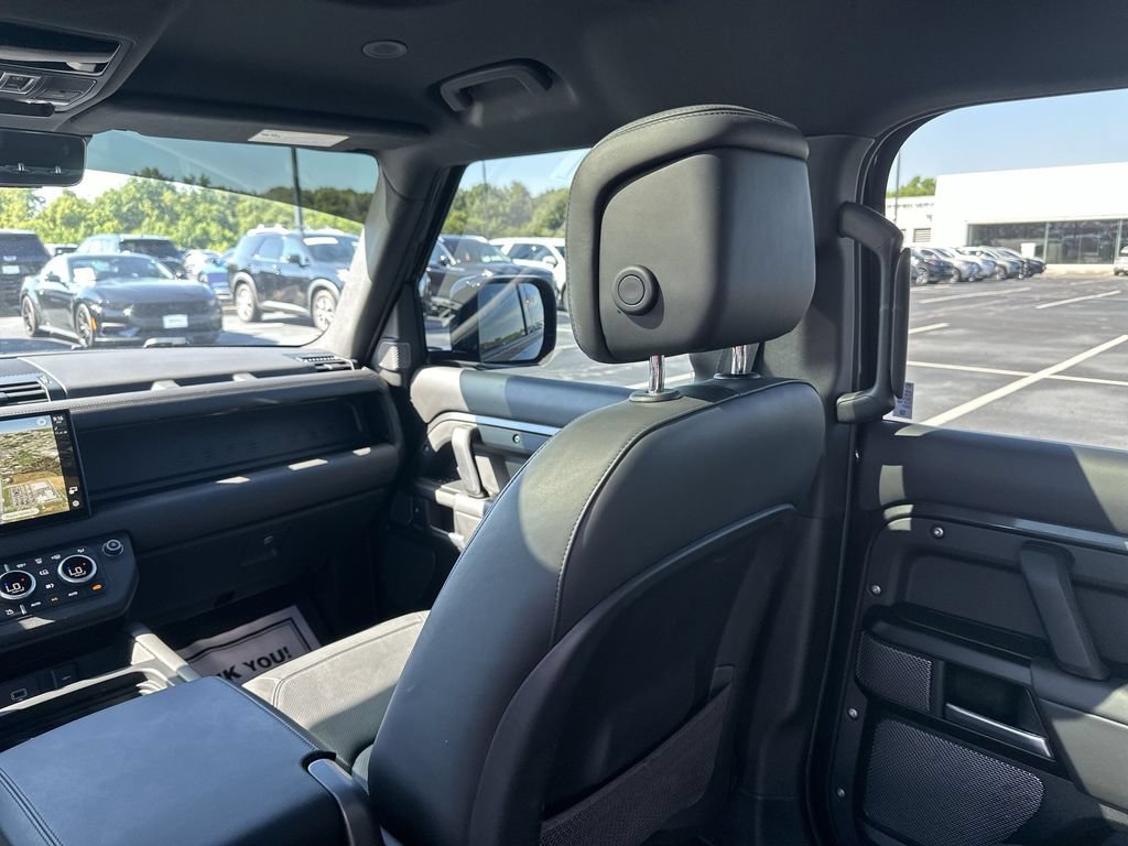 Used 2023 Land Rover Defender 110 AWD/4WD image 11