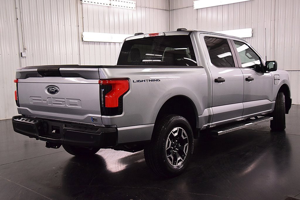 Used 2023 Ford F150 Lightning Pro image 8