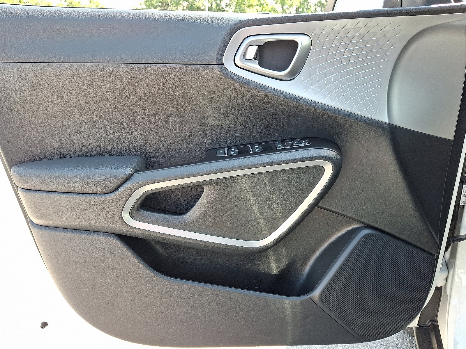Certified 2025 Kia Soul LX w/ LX Technology Package FWD image 12
