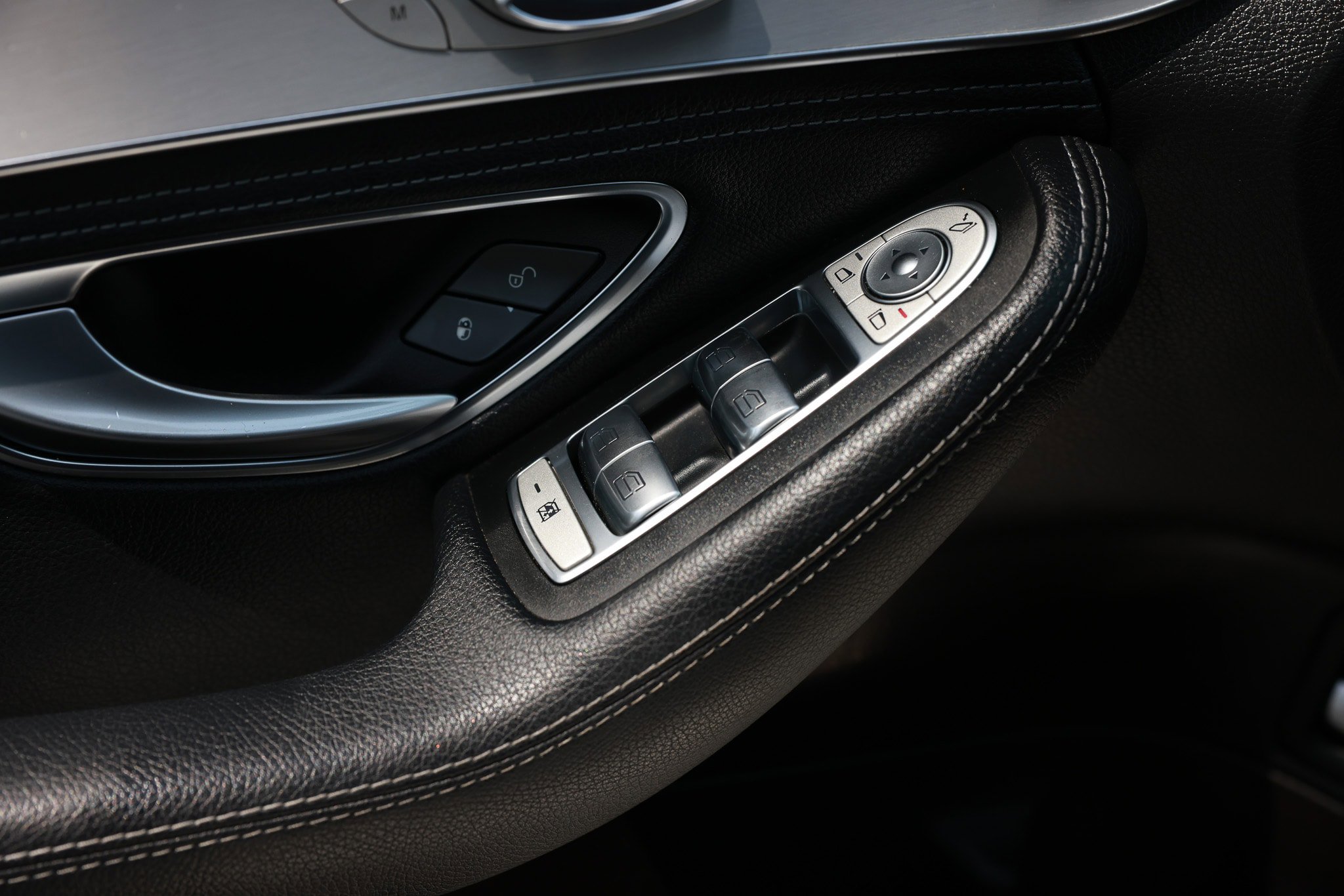 Used 2016 Mercedes-Benz C 300 4MATIC Sedan image 47