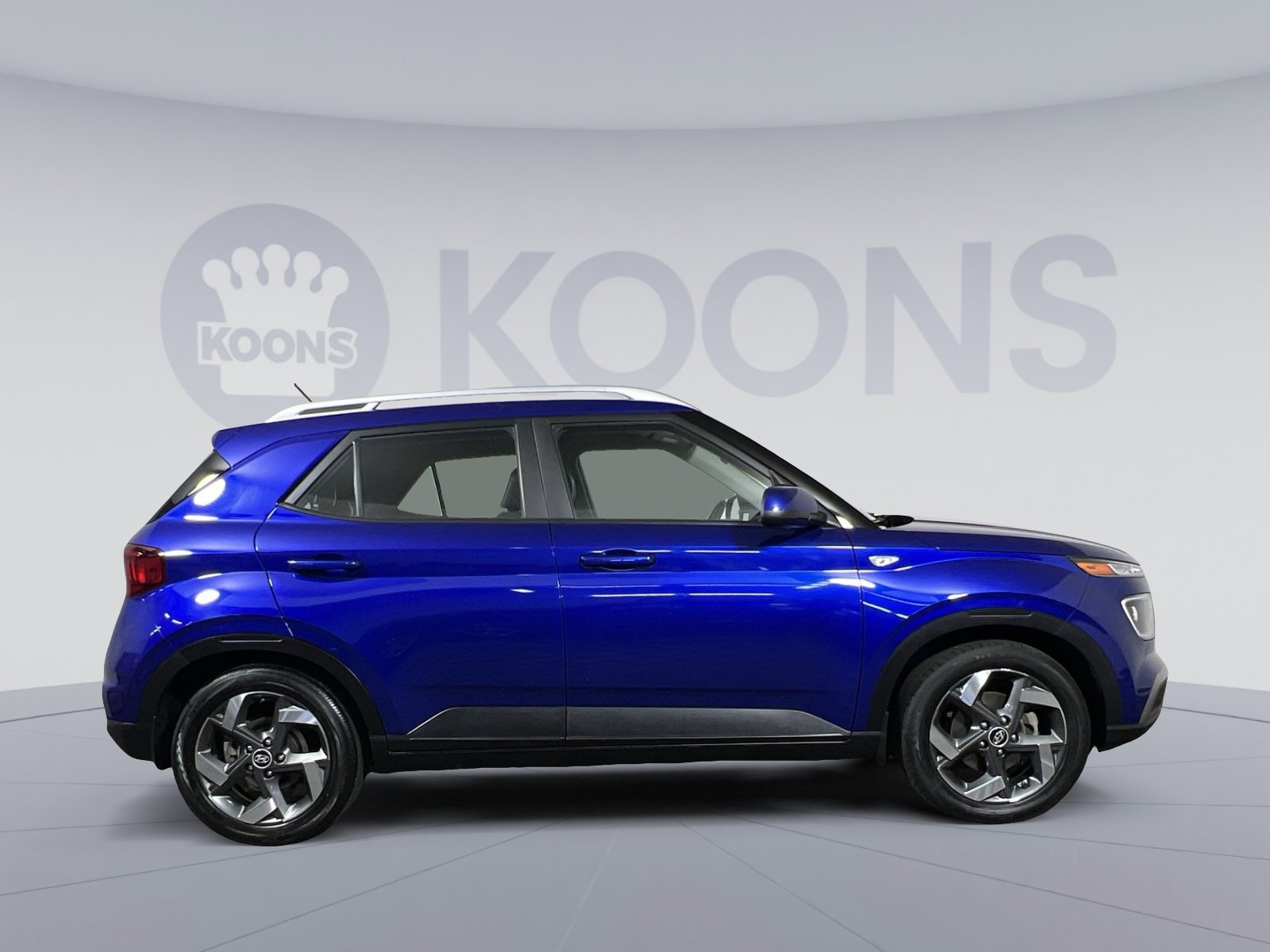 Used 2023 Hyundai Venue Limited image 12
