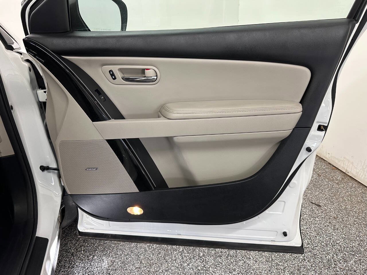 Used 2012 MAZDA CX-9 Touring w/ Moonroof & Bose Audio Pkg image 22