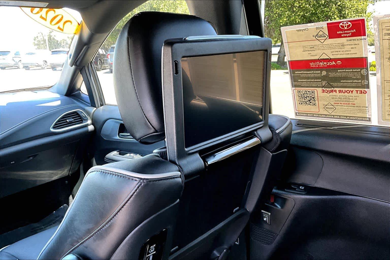 Used 2026 Chrysler Pacifica Limited w/ Uconnect Theater Family Group FWD image 33