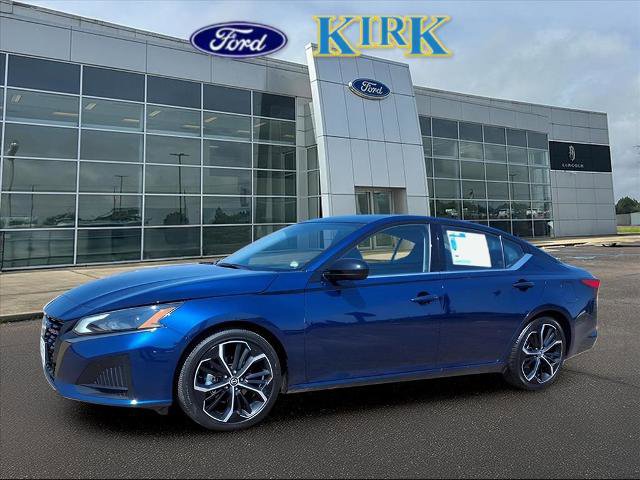 Used 2024 Nissan Altima 2.5 SR image 2