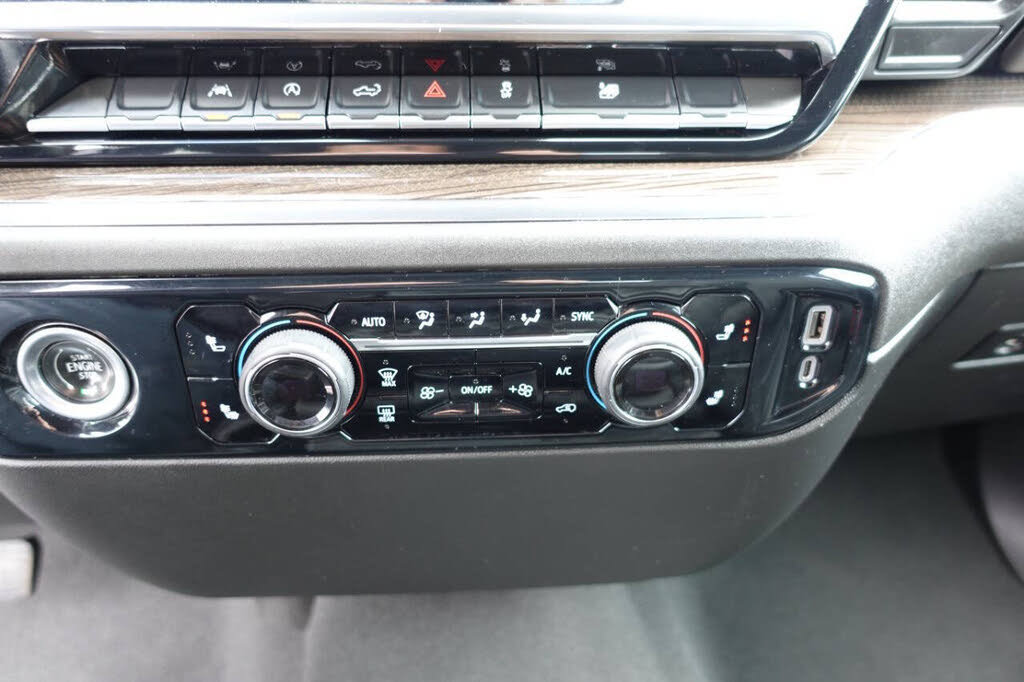 Used 2023 Chevrolet Silverado 1500 LT AWD/4WD image 45
