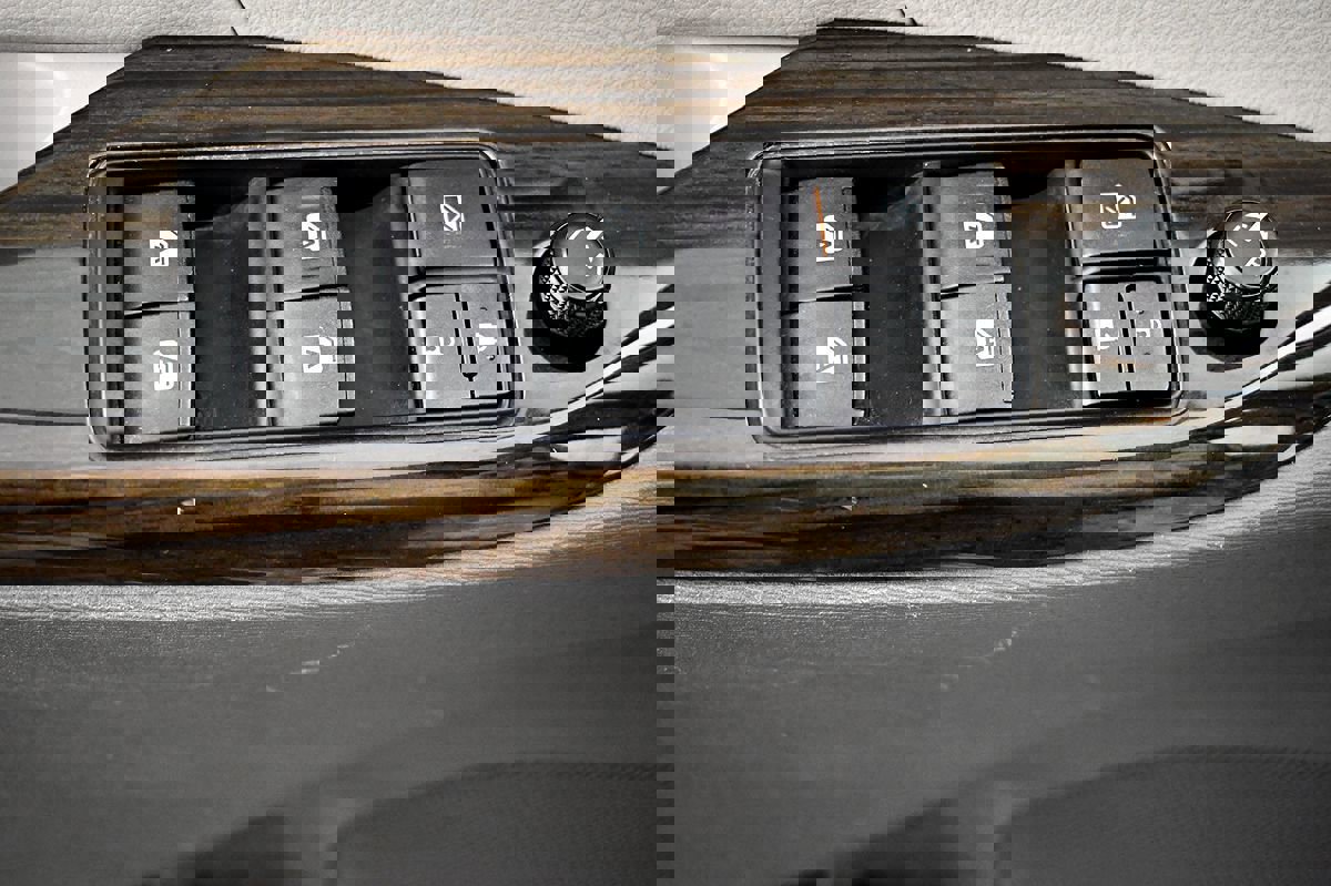 Used 2015 Toyota Sienna XLE image 14