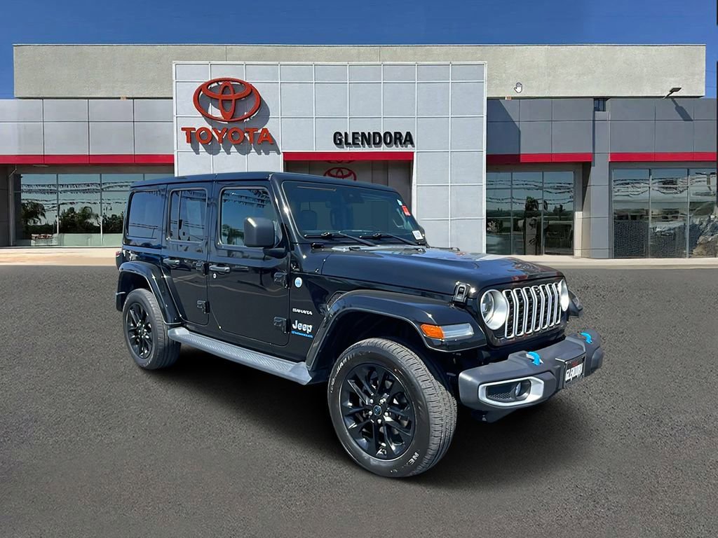 Used 2024 Jeep Wrangler Unlimited Sahara w/ Technology Group AWD/4WD image 1