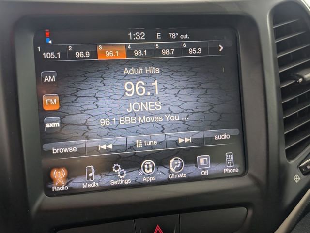 Used 2016 Jeep Cherokee Latitude w/ Comfort & Sound Group image 19