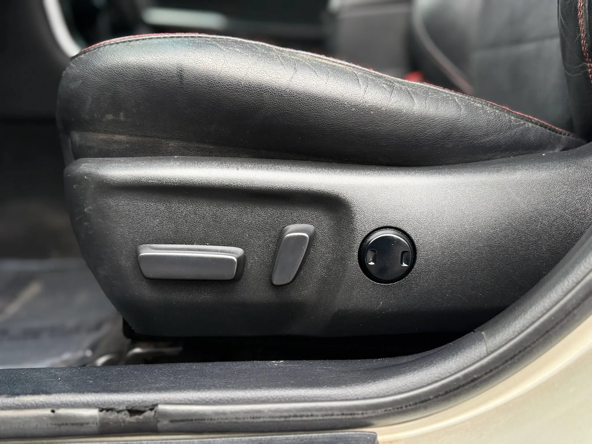 Used 2017 Toyota Camry XSE FWD image 21