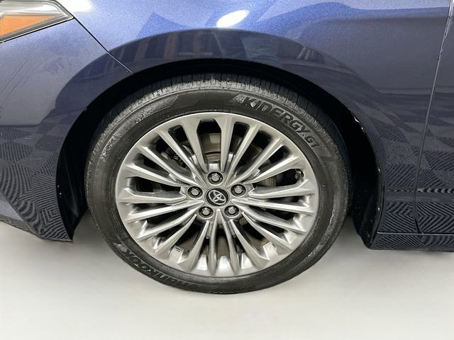 Used 2019 Toyota Avalon Limited image 33