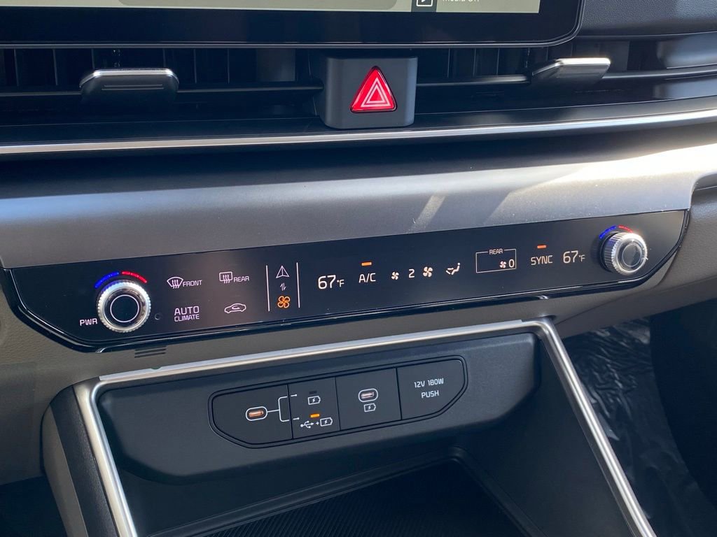 New 2026 Kia Carnival image 17