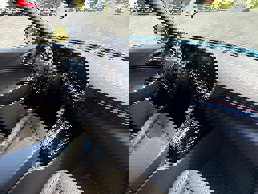 New 2025 Chevrolet Trax RS w/ Driver Confidence Package image 14