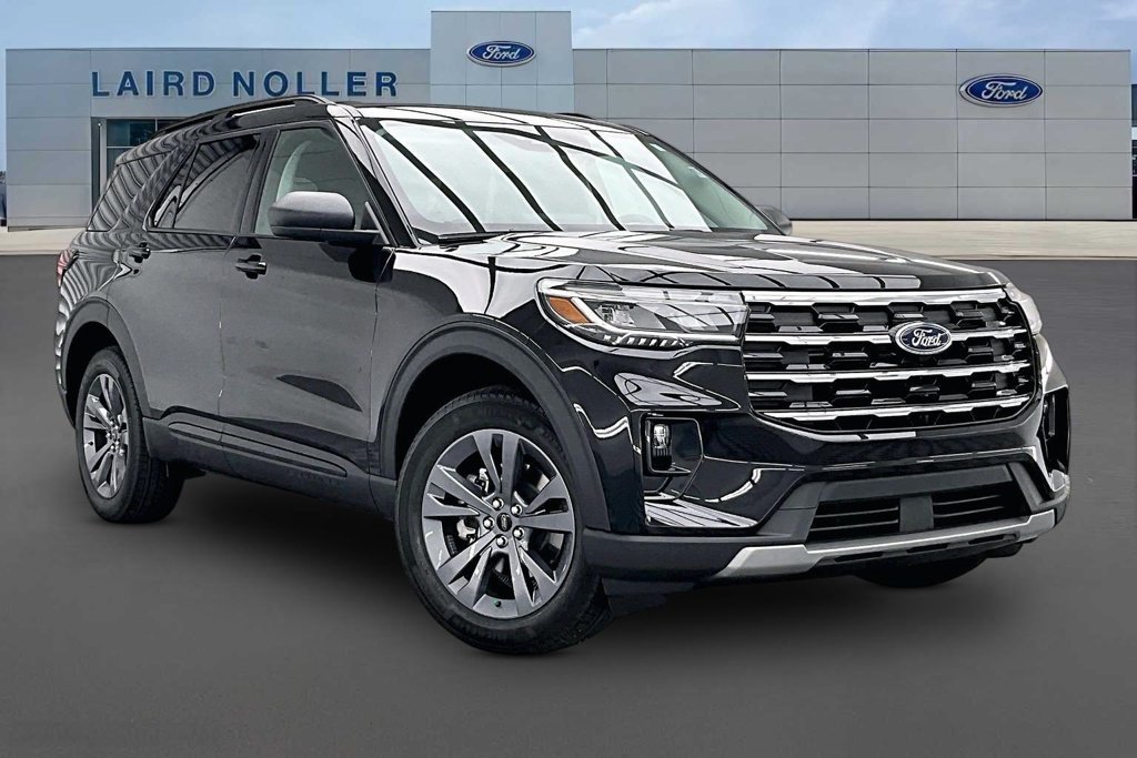New 2026 Ford Explorer Active w/ Active Comfort Package AWD/4WD image 2