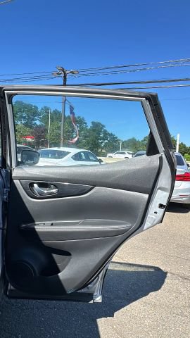 Used 2022 Nissan Rogue Sport SV AWD/4WD image 19