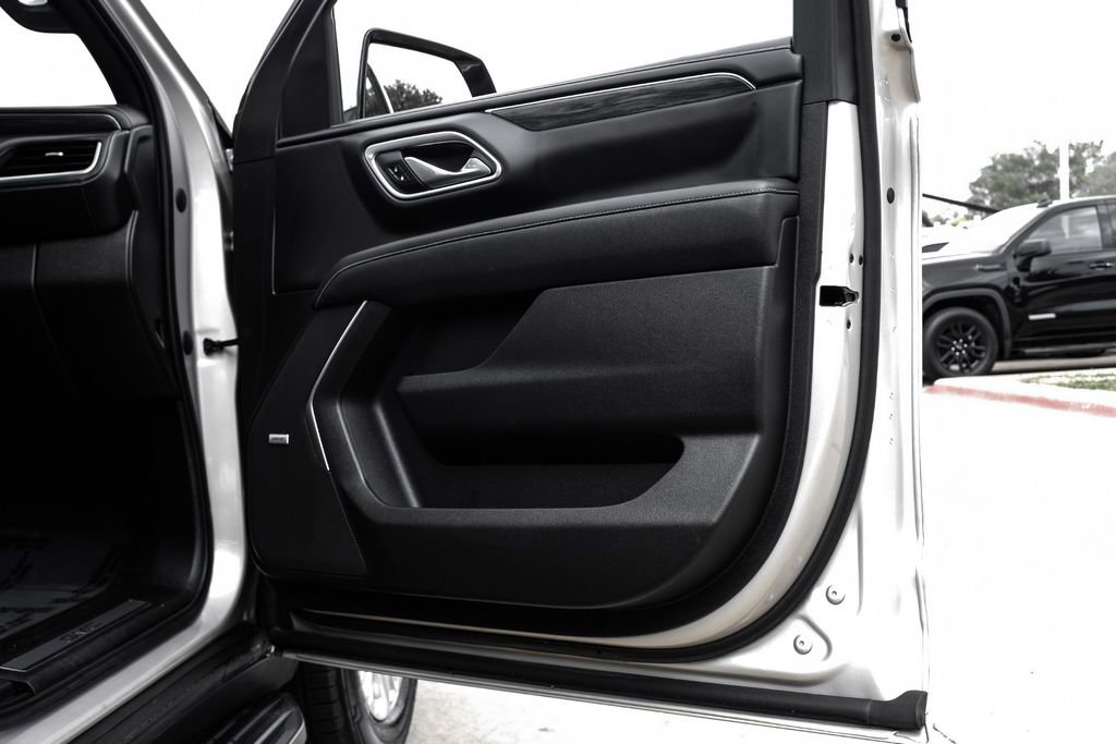 Used 2021 GMC Yukon XL SLT w/ SLT Premium Package image 45