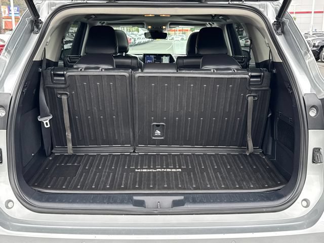 Certified 2021 Toyota Highlander Limited FWD image 9