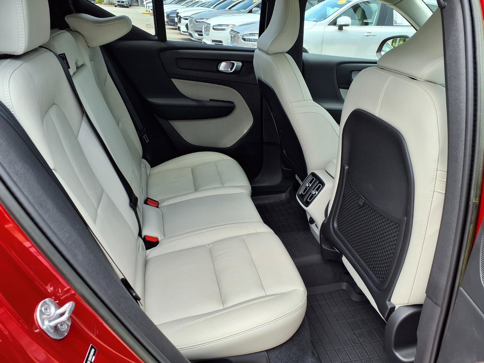 Certified 2023 Volvo XC40 B5 Ultimate w/ Protection Package Premier AWD/4WD image 15