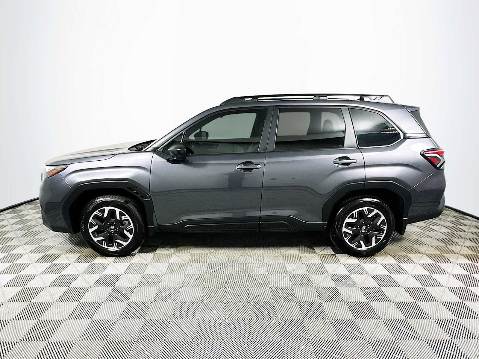 Used 2026 Subaru Forester w/ Base/Premium Package AWD/4WD image 4
