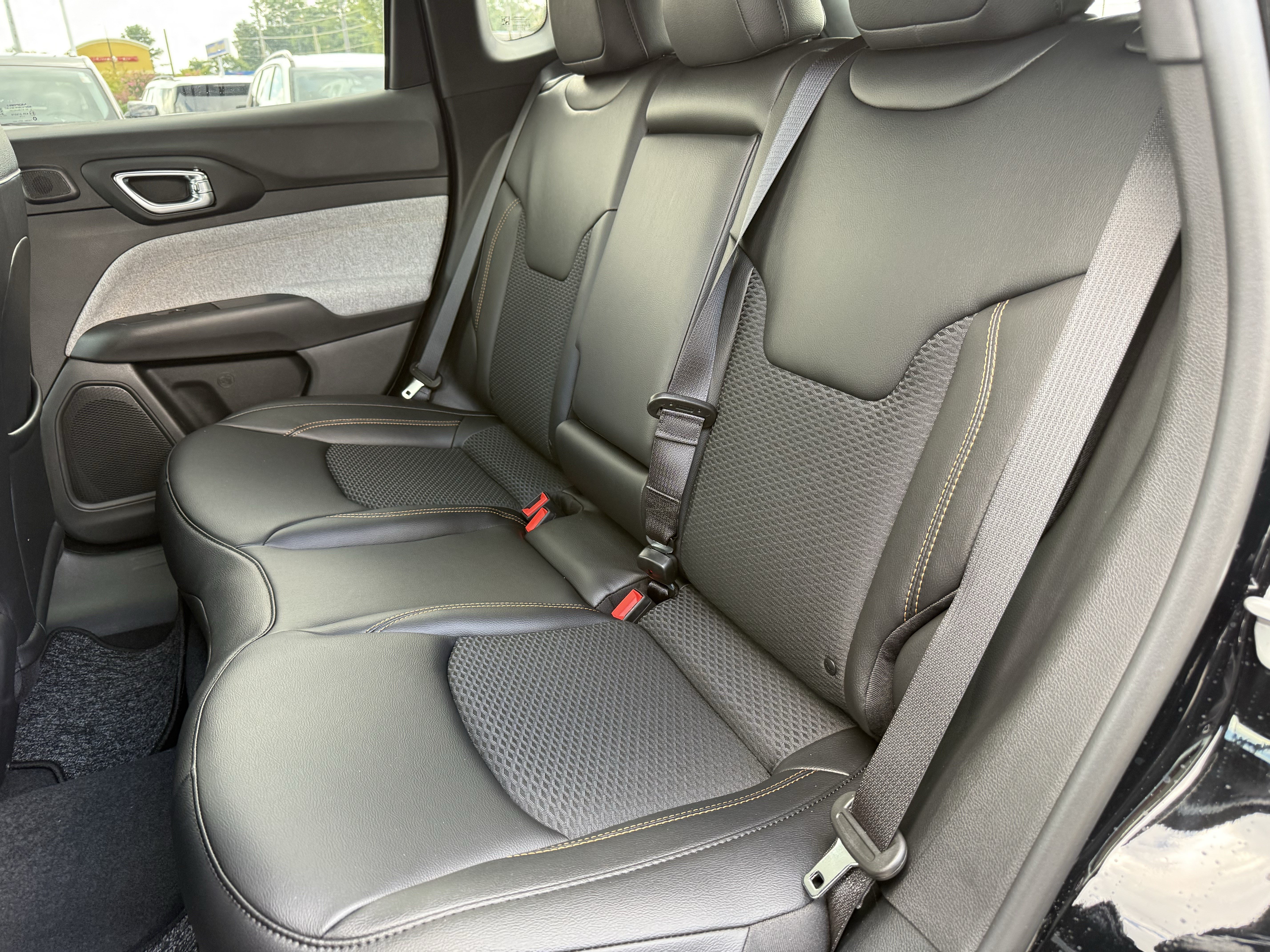 New 2026 Jeep Compass Latitude AWD/4WD image 31