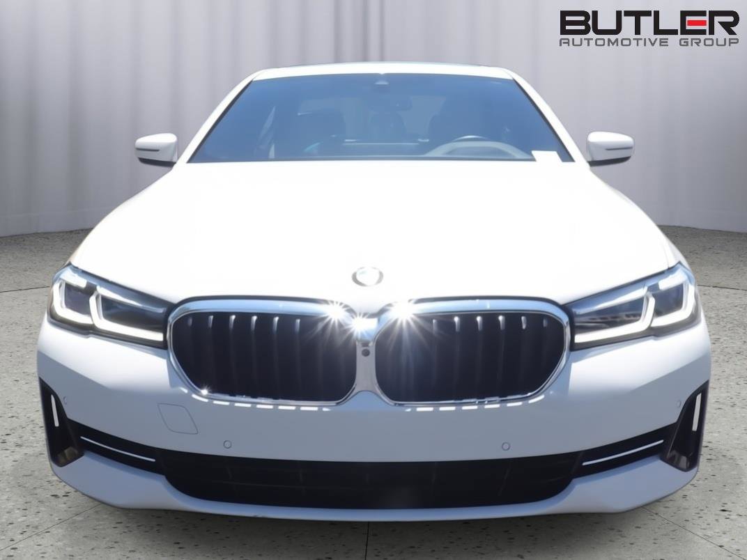 Used 2021 BMW 530i w/ Premium Package RWD image 2