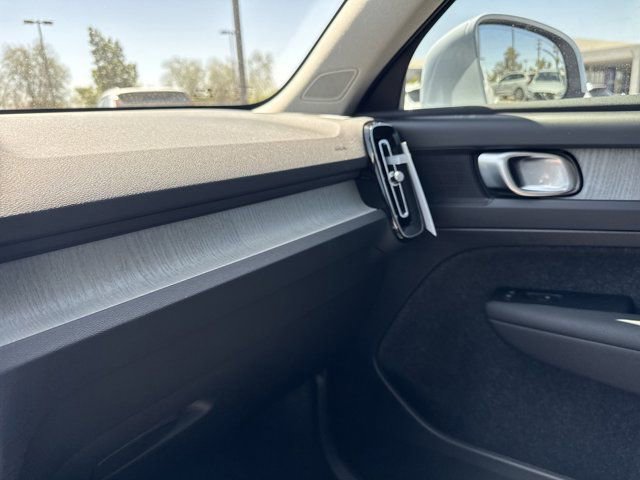 New 2025 Volvo XC40 B5 Core w/ Climate Package image 26