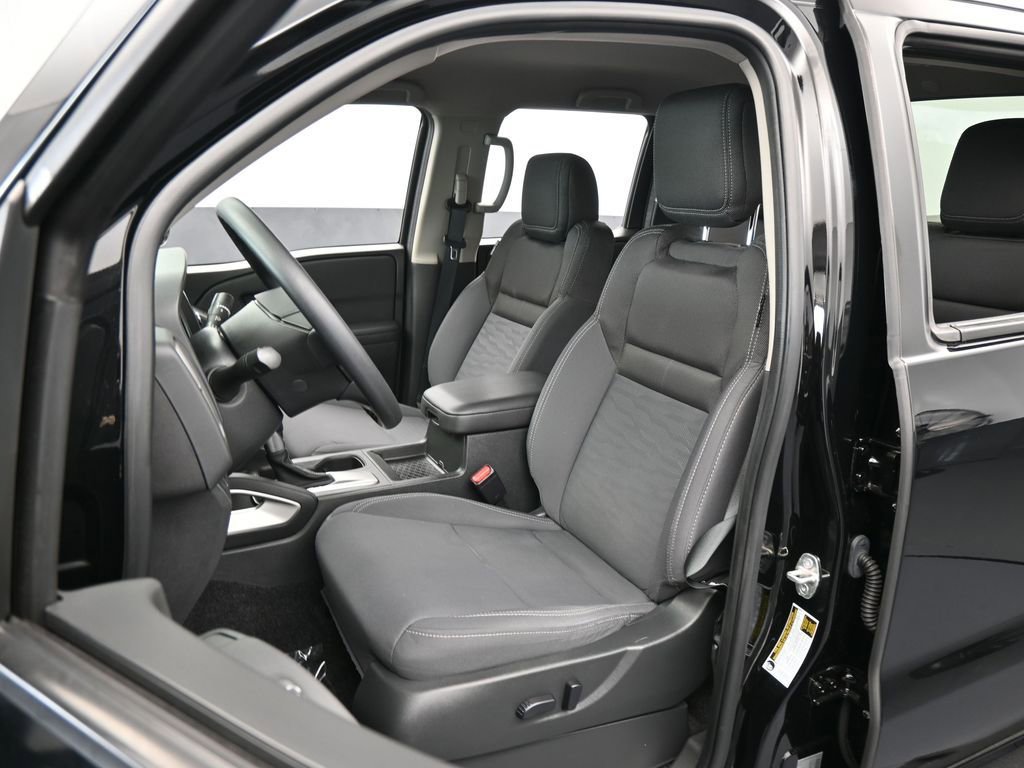 Used 2024 Nissan Frontier SV image 10