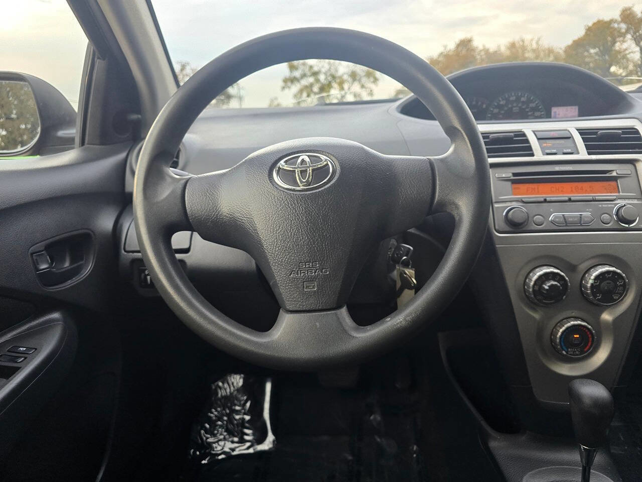 Used 2012 Toyota Yaris Sedan image 23