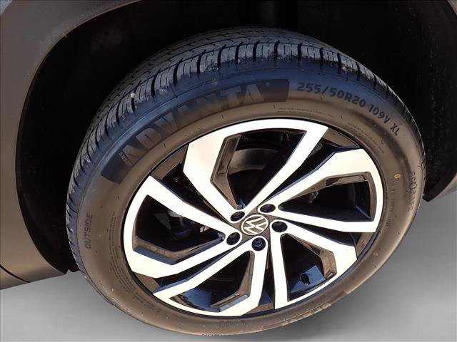 Used 2022 Volkswagen Atlas SEL AWD/4WD image 6