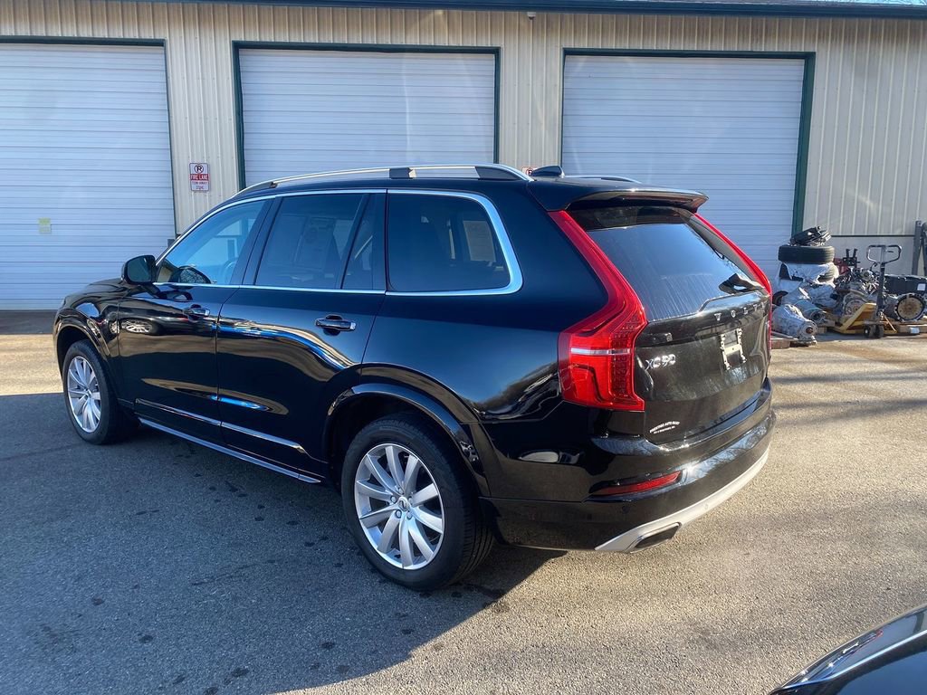 Used 2017 Volvo XC90 T6 Momentum w/ Vision Package image 8