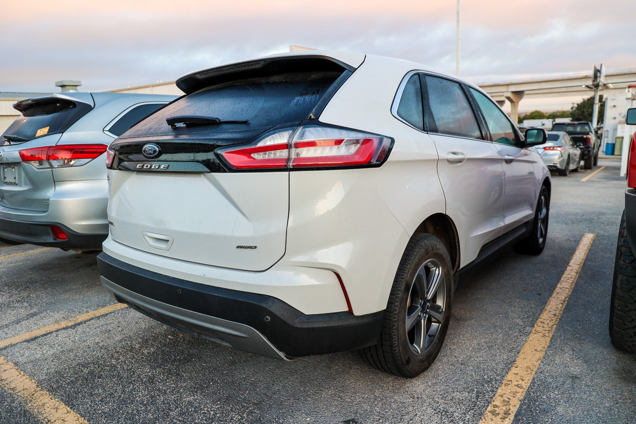 Used 2022 Ford Edge SEL AWD/4WD image 10