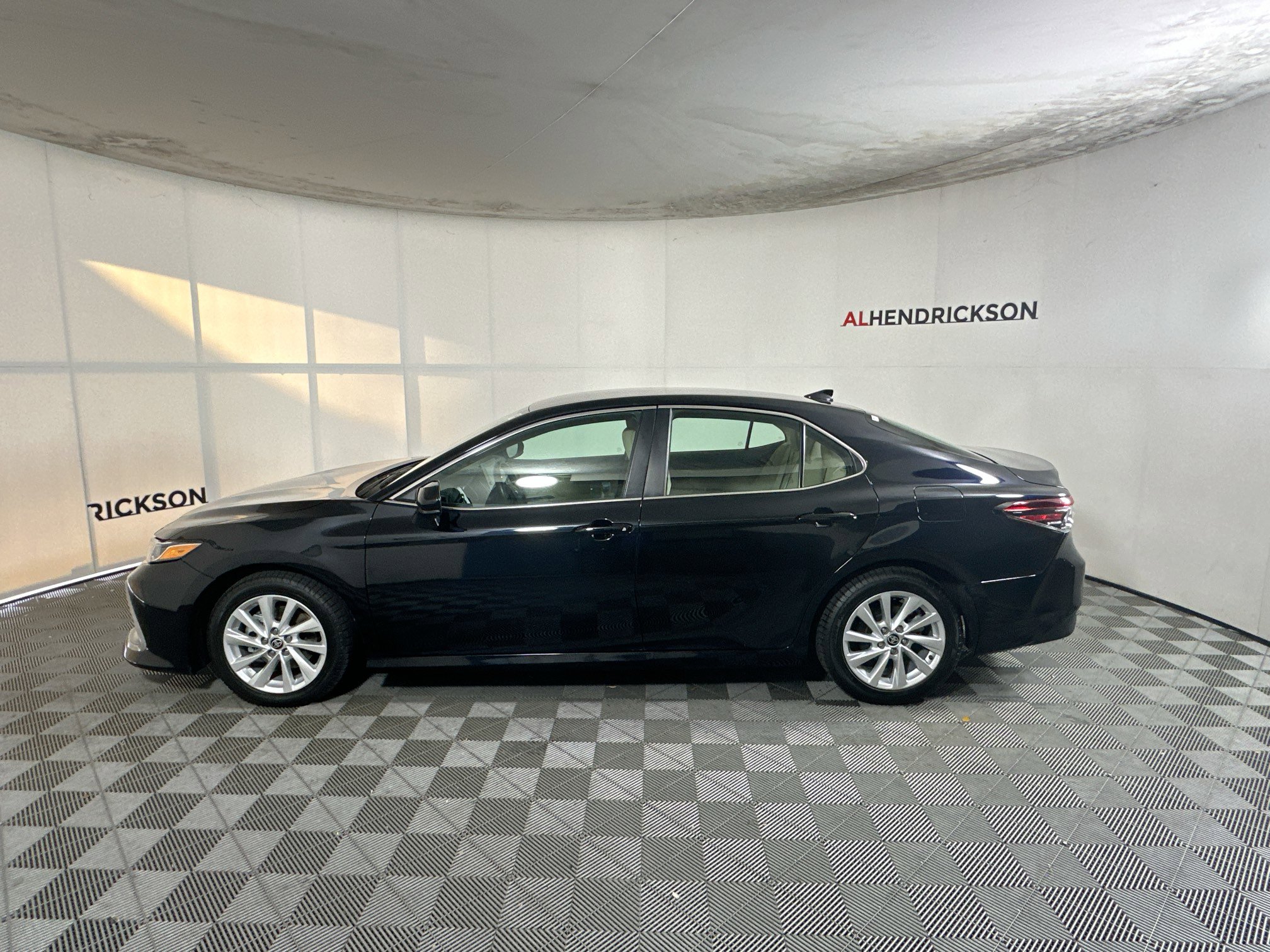 Used 2024 Toyota Camry LE image 6