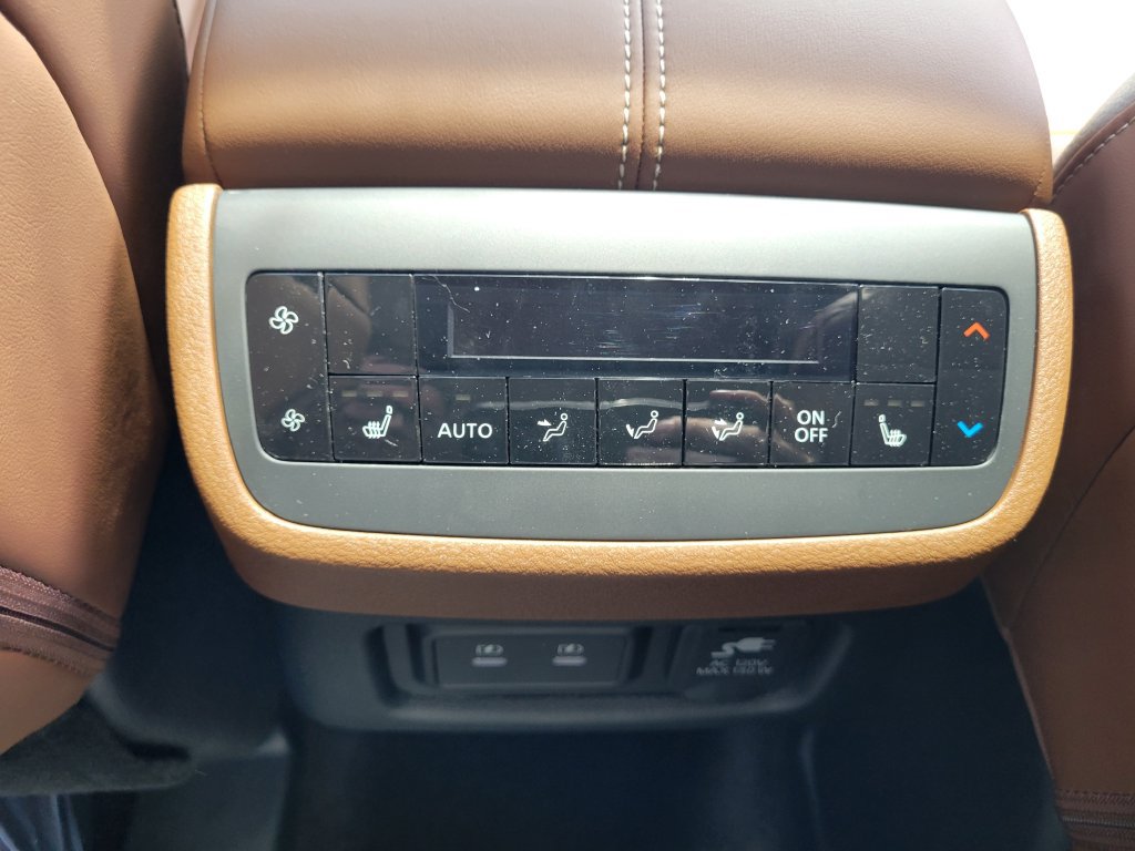 New 2026 Nissan Pathfinder Platinum AWD/4WD image 33