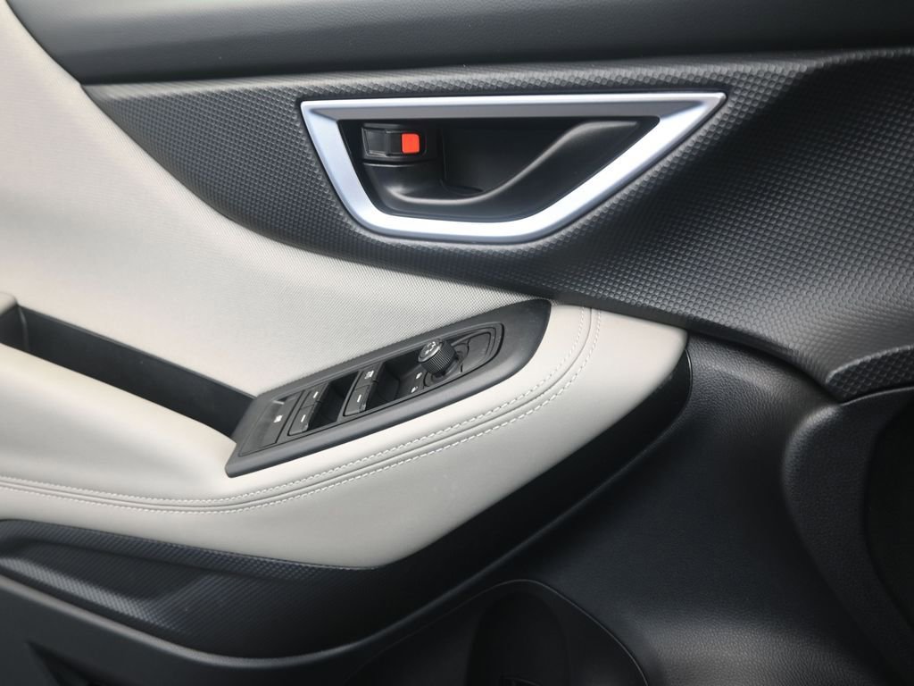 Used 2023 Subaru Forester Base image 14