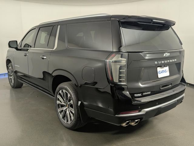 Used 2025 Chevrolet Suburban High Country AWD/4WD image 6