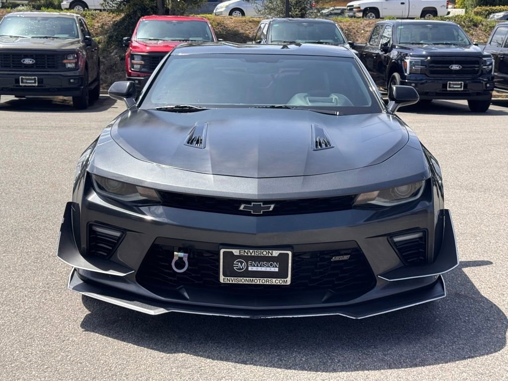 Used 2018 Chevrolet Camaro SS RWD image 6
