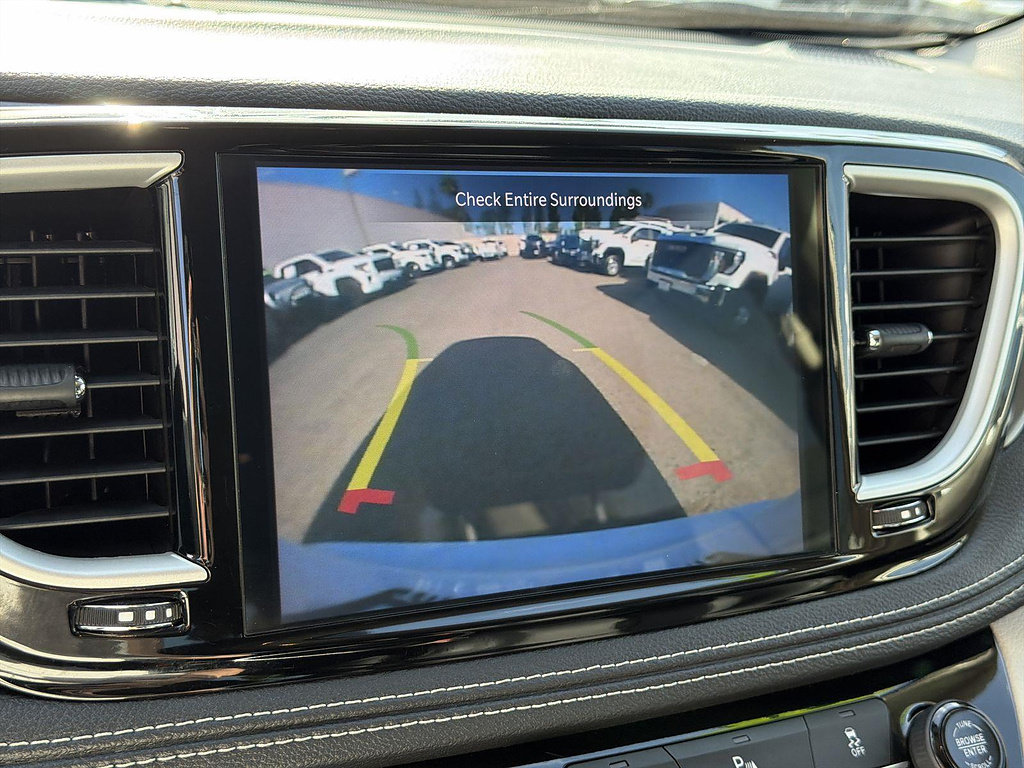 Used 2024 Chrysler Pacifica Limited FWD image 14