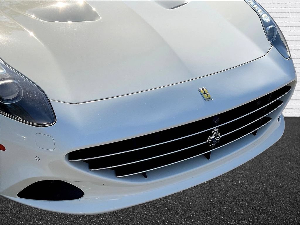 Used 2016 Ferrari California T RWD image 22