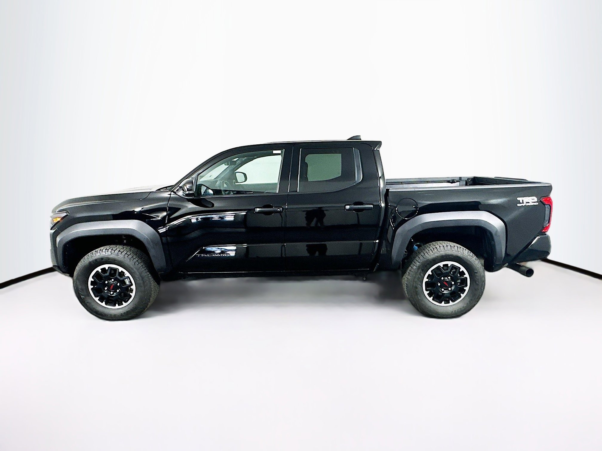 Used 2025 Toyota Tacoma TRD Off-Road image 4