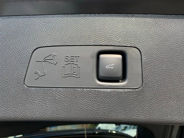 New 2025 Lincoln Corsair Reserve w/ Equipment Group 202A image 6