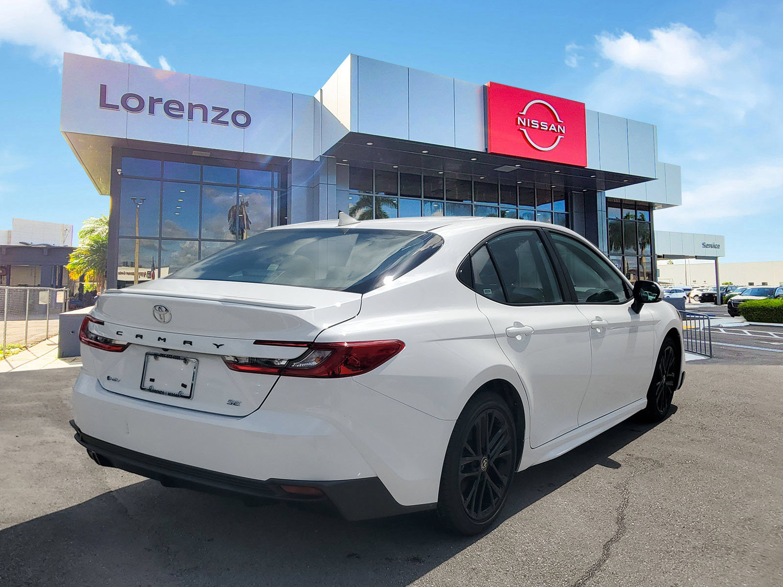 Used 2025 Toyota Camry SE FWD image 5