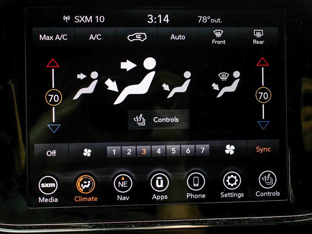 Used 2021 Jeep Grand Cherokee Trailhawk w/ Premium Lighting Group AWD/4WD image 21