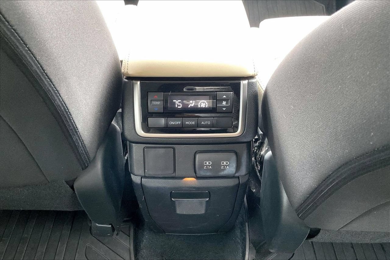 Used 2020 Subaru Ascent Premium w/ Convenience Package AWD/4WD image 16