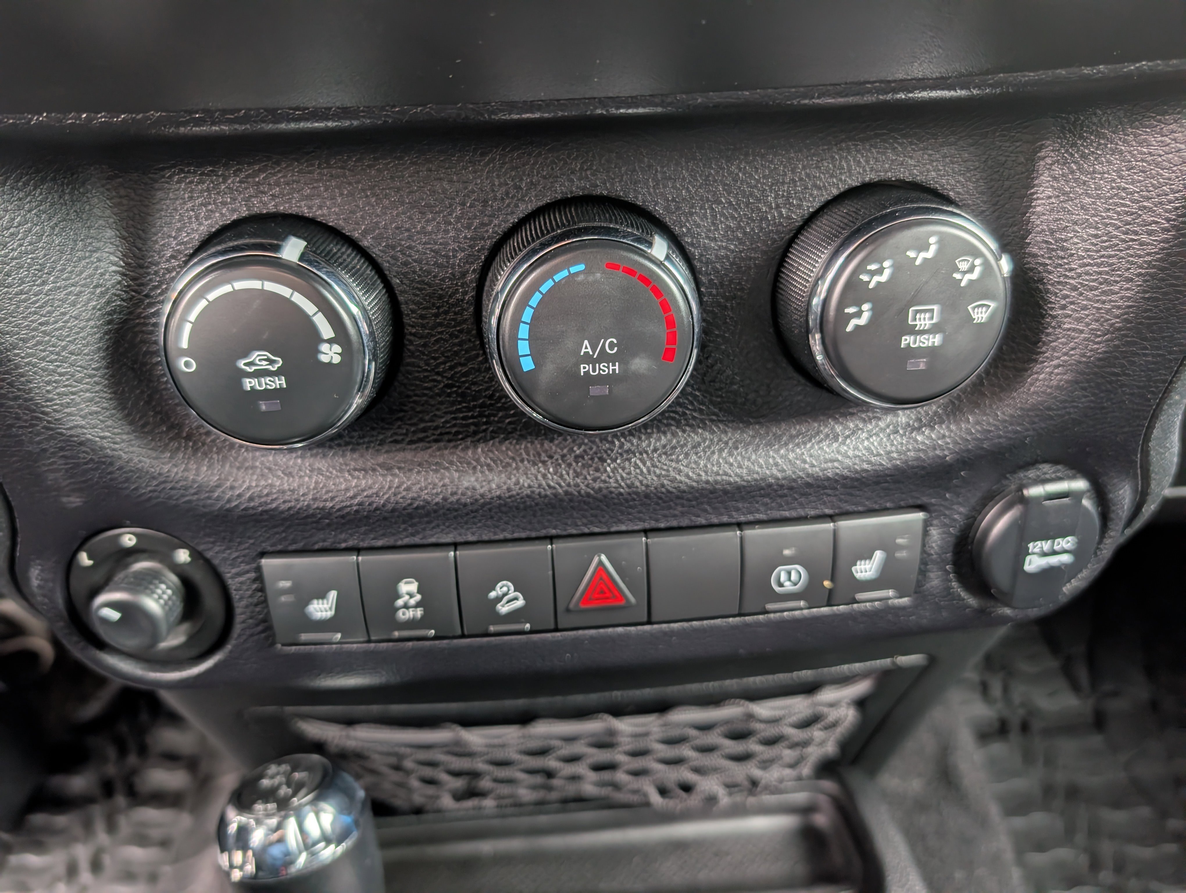 Used 2017 Jeep Wrangler Unlimited Sahara image 17
