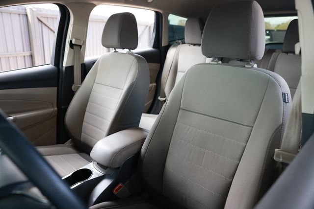 Used 2015 Ford Escape SE w/ Equipment Group 201A image 9