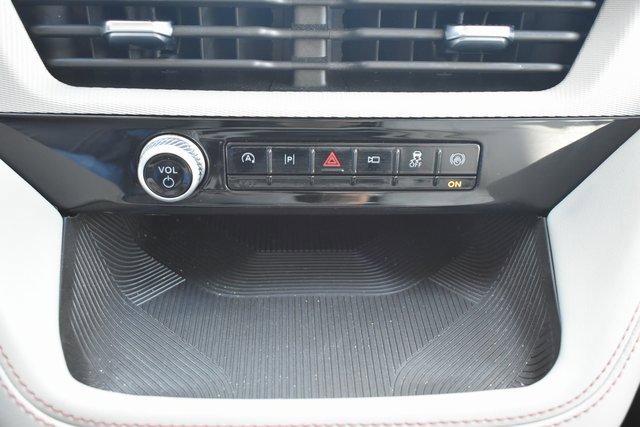 Used 2025 Ford Explorer Active w/ Active Comfort Package image 28